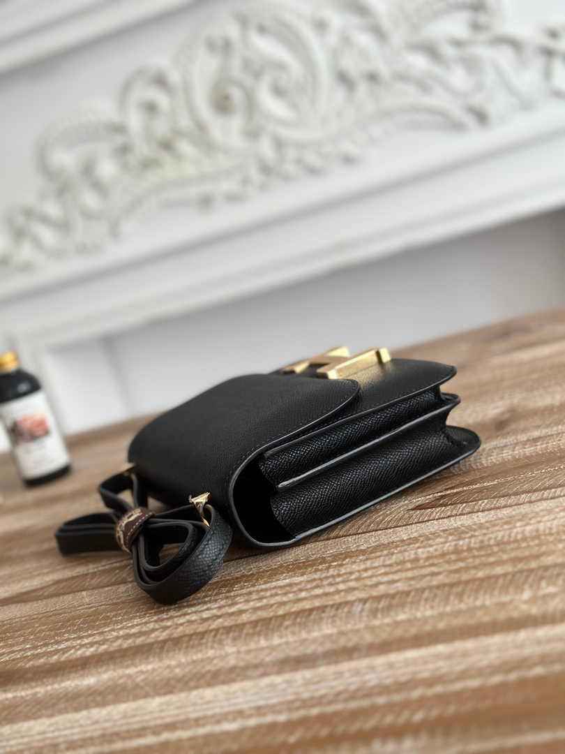 Hermes Constance Epsom Leather 19cm Black Gold H082243