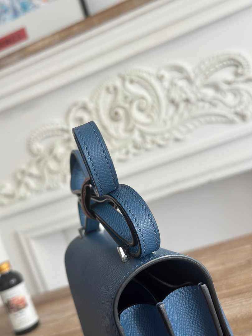 Hermes Constance Epsom Leather 19cm Silver Dark Blue H082244
