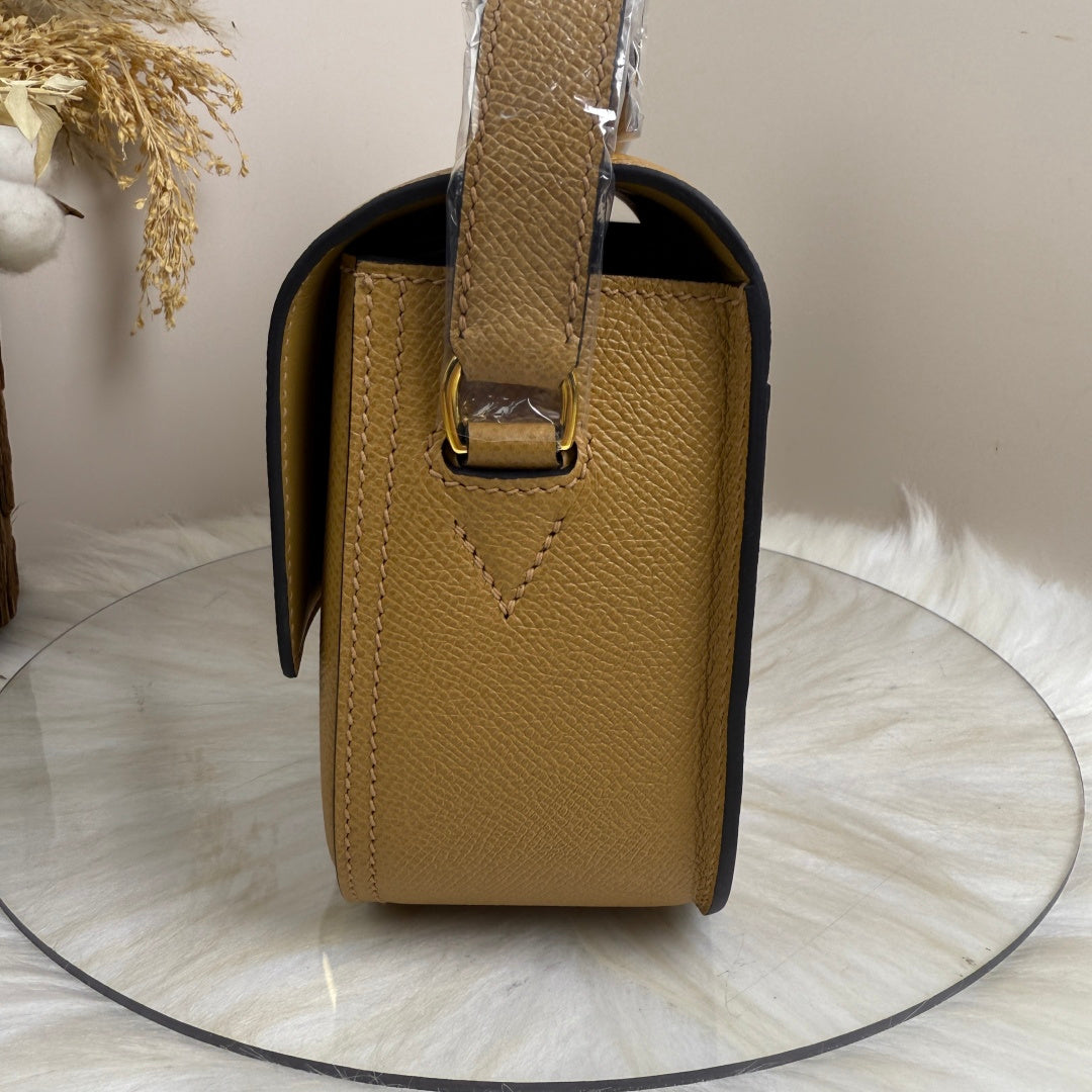 Hermès Della Cavalleria Elan Bag in Apricot Epsom Calfskin Gold Hardware