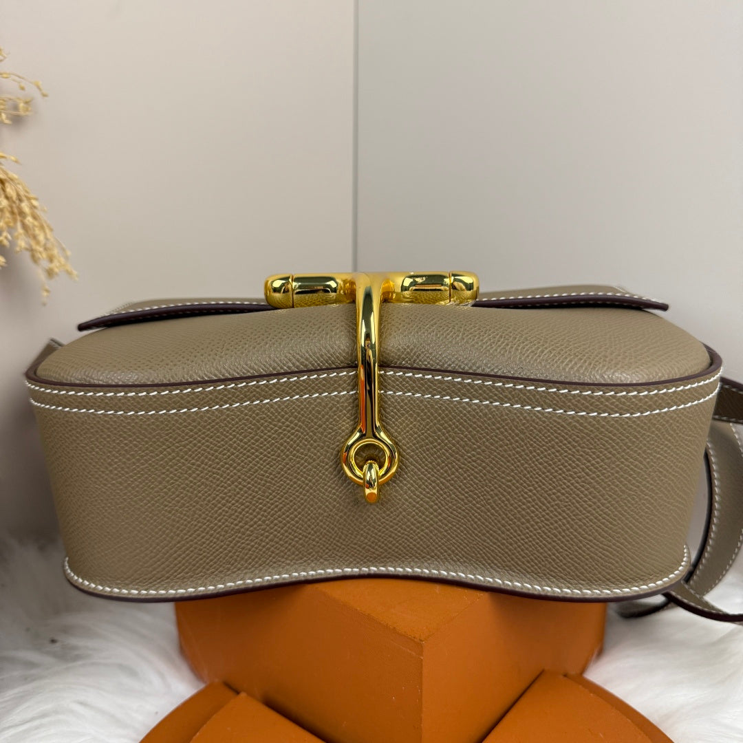 Hermès Della Cavalleria Elan Bag in Gray Epsom Calfskin Gold Hardware