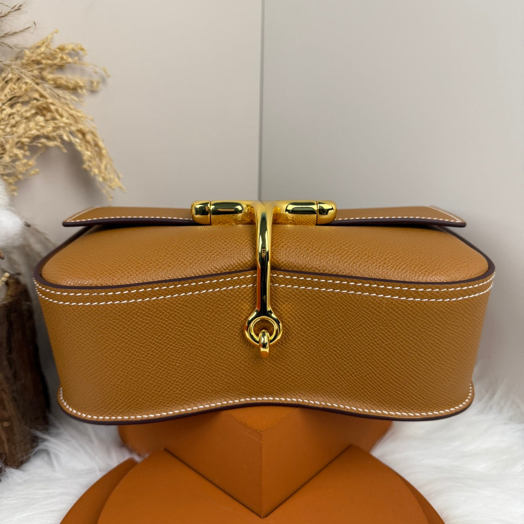 Hermès Della Cavalleria Elan Bag in Brown Epsom Calfskin Gold Hardware