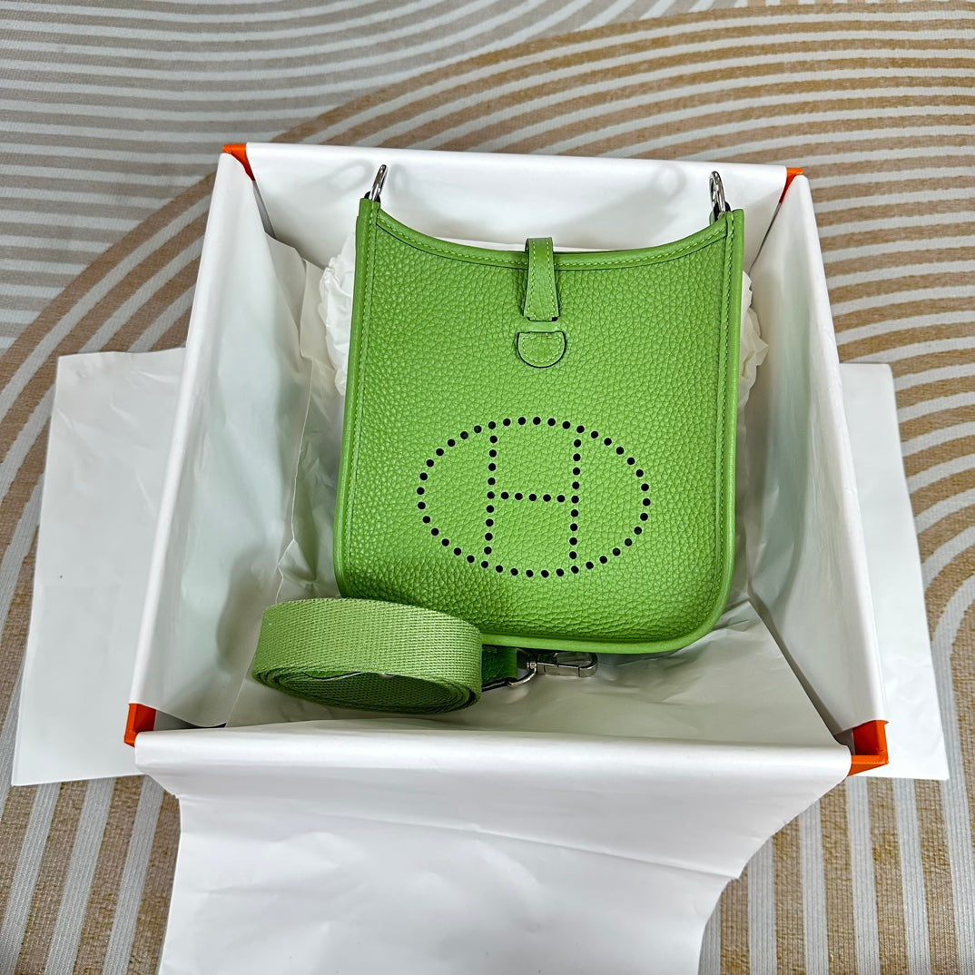 Hermes Evelyne III 17 Green Togo Leather Bag Silver H5601