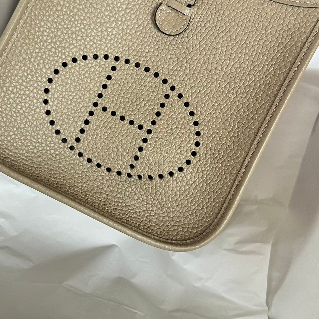 Hermes Evelyne III 17 Light Gray Togo Leather Bag Gold H5602
