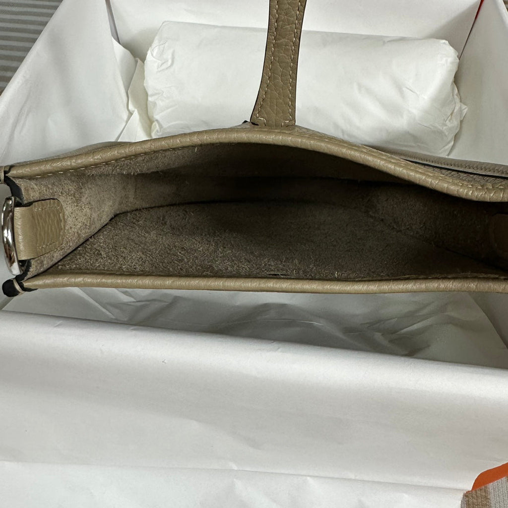 Hermes Evelyne III 17 Light Gray Togo Leather Bag Silver H5603