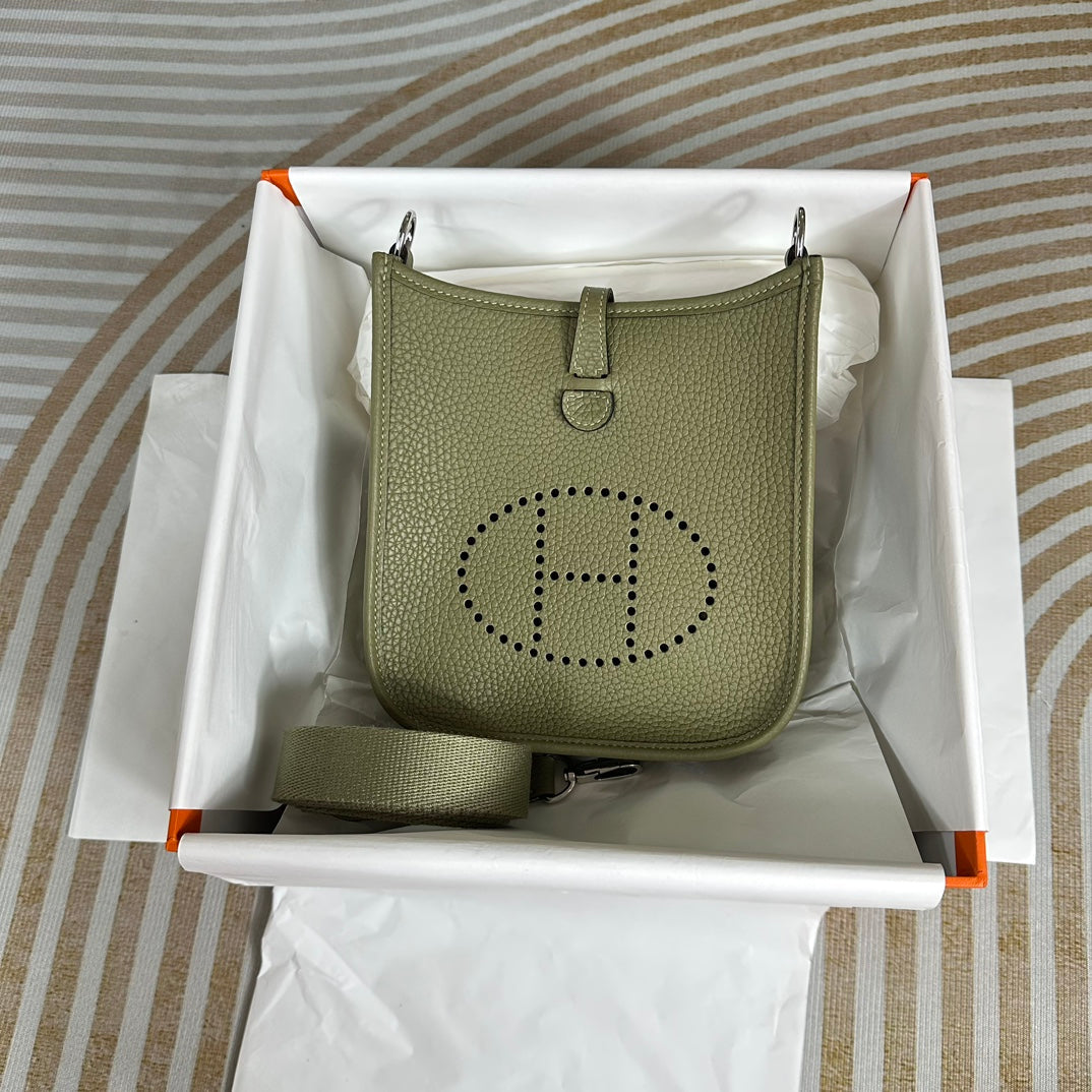 Hermes Evelyne III 17 Green Togo Leather Bag Silver H5615