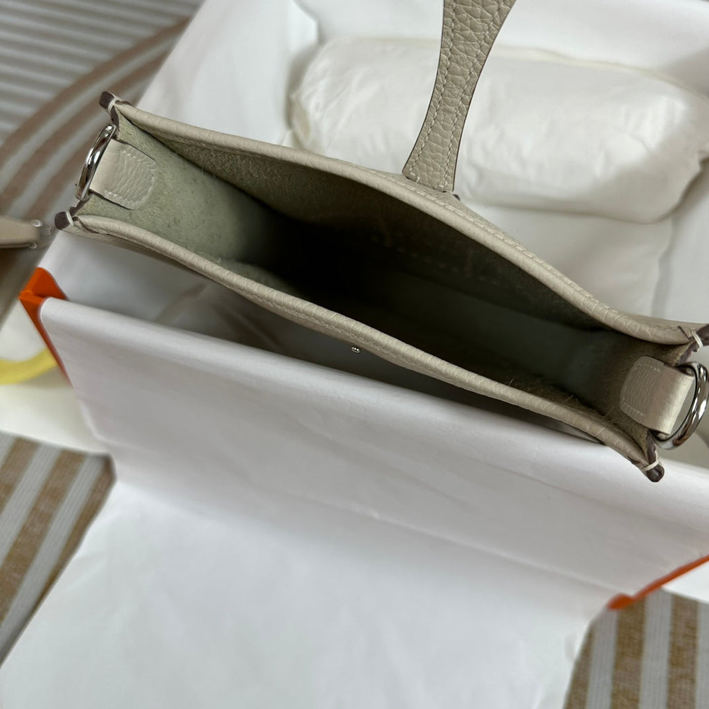 Hermes Evelyne III 17 Beige Togo Leather Bag Silver H5623