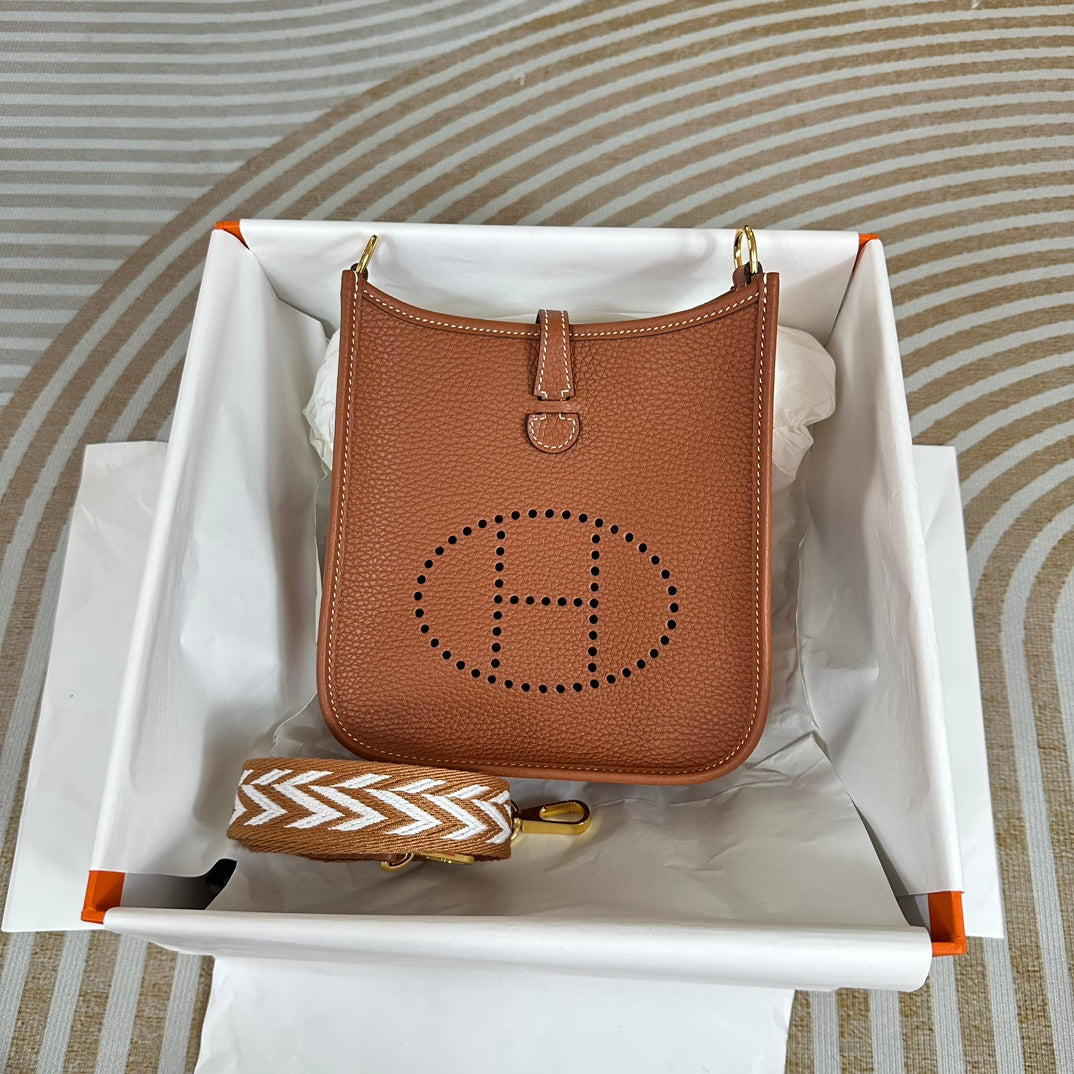 Hermes Evelyne III 17 Tan Togo Leather Bag Gold H5624