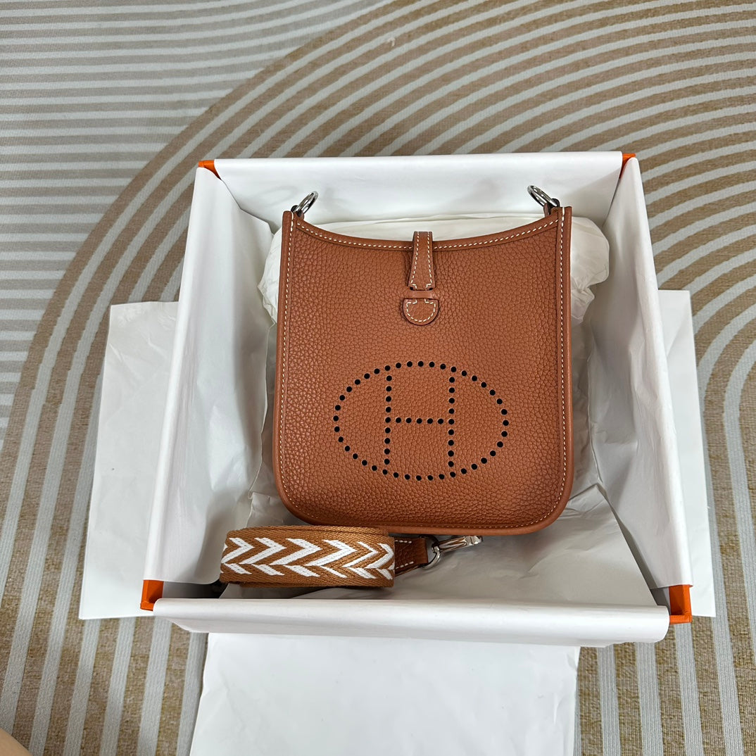 Hermes Evelyne III 17 Tan Togo Leather Bag Silver H5625