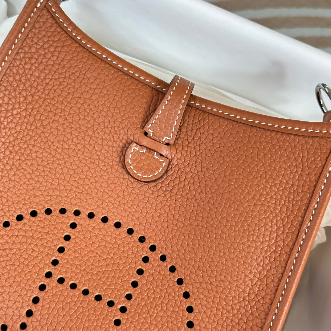 Hermes Evelyne III 17 Tan Togo Leather Bag Silver H5625