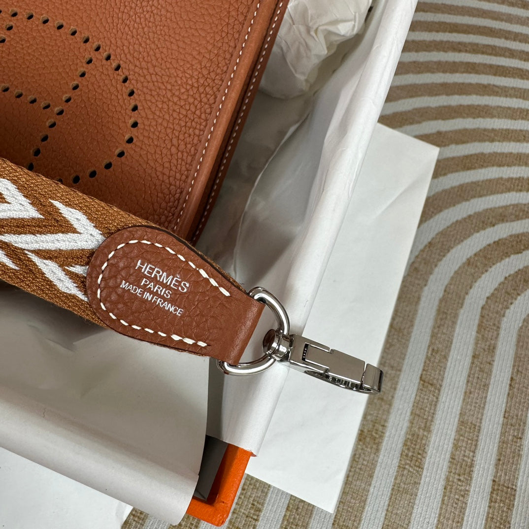 Hermes Evelyne III 17 Tan Togo Leather Bag Silver H5625