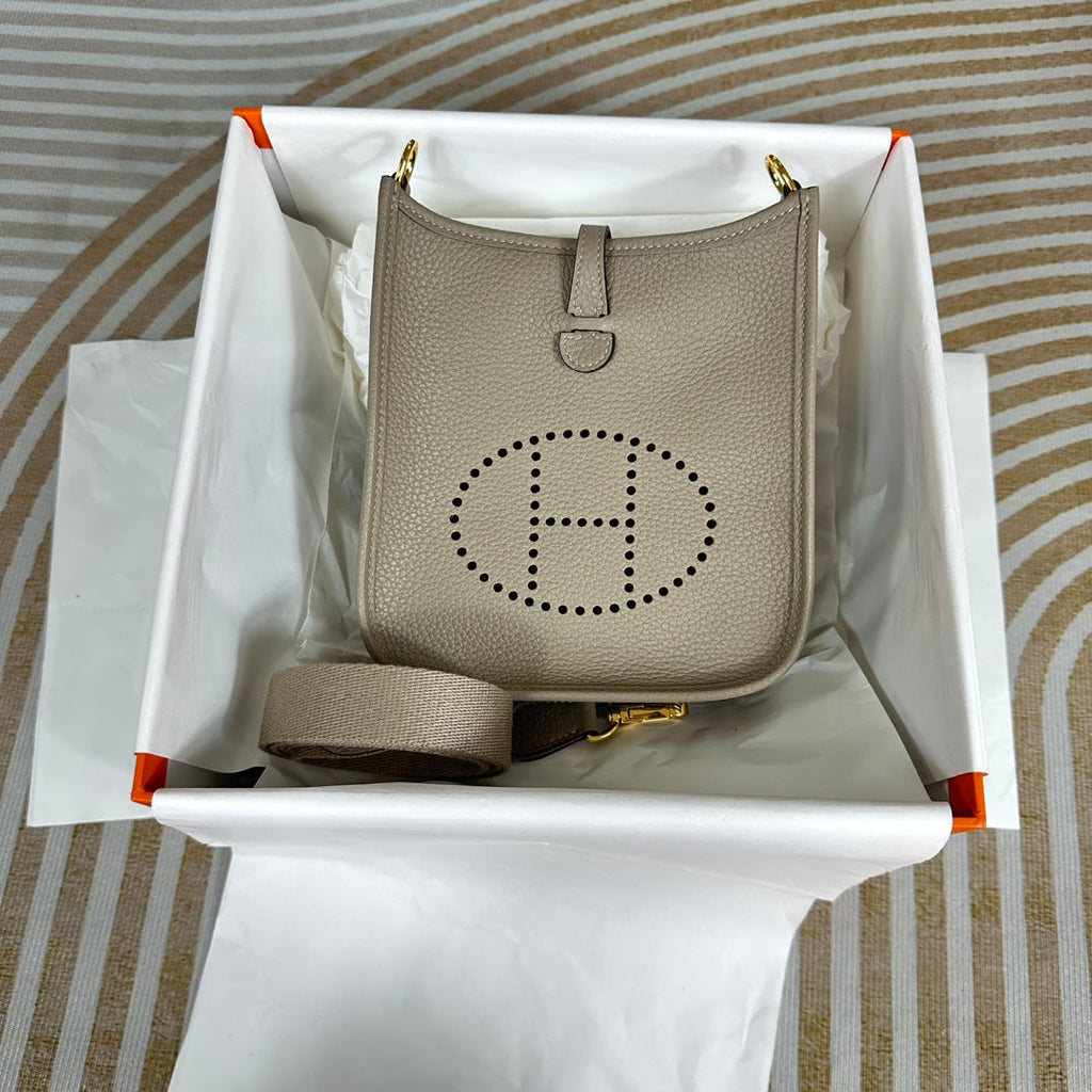 Hermes Evelyne III 17 Light Gray Togo Leather Bag Gold H5628