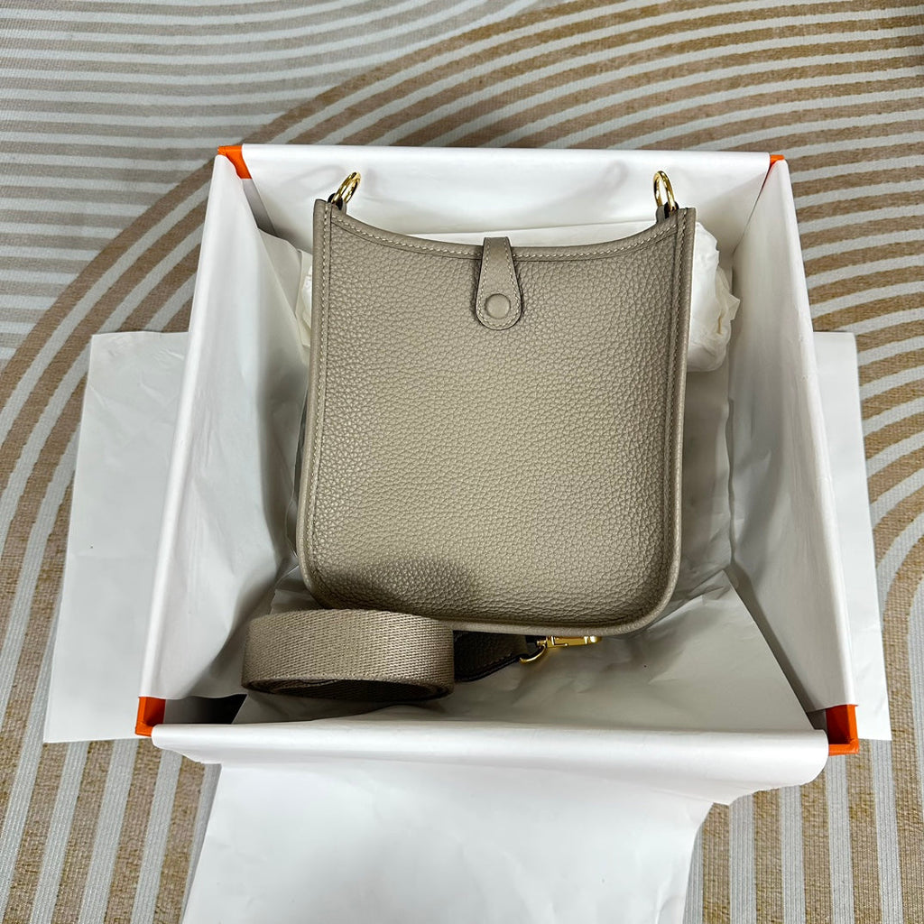 Hermes Evelyne III 17 Light Gray Togo Leather Bag Gold H5628