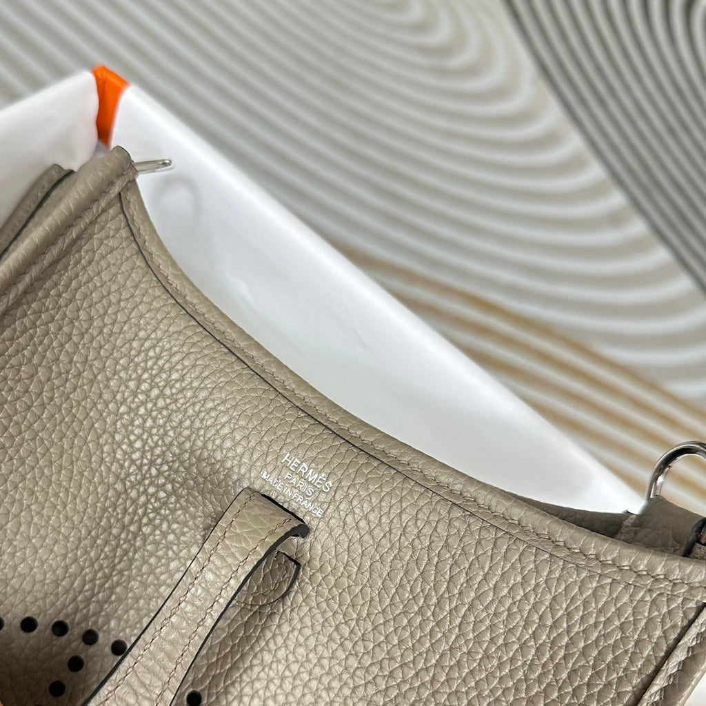 Hermes Evelyne III 17 Light Gray Togo Leather Bag Silver H5629