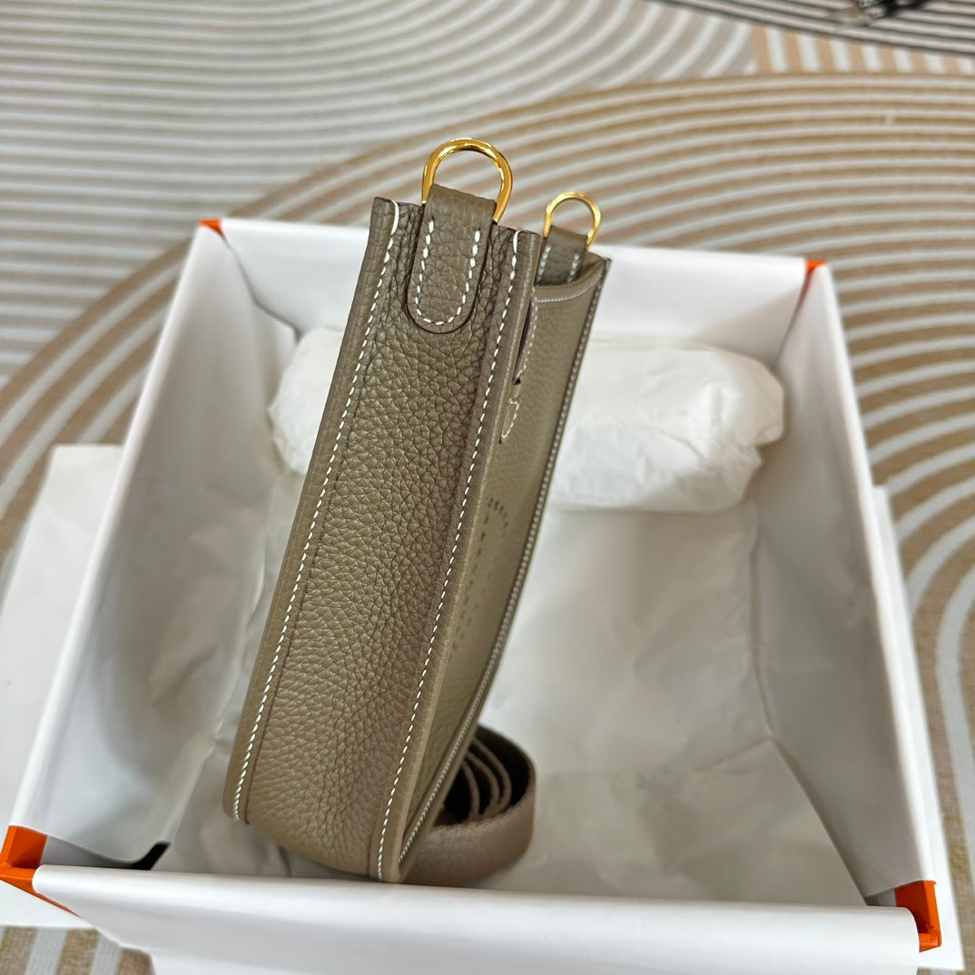 Hermes Evelyne III 17 Togo Dark Blue Leather Bag Gold H5632