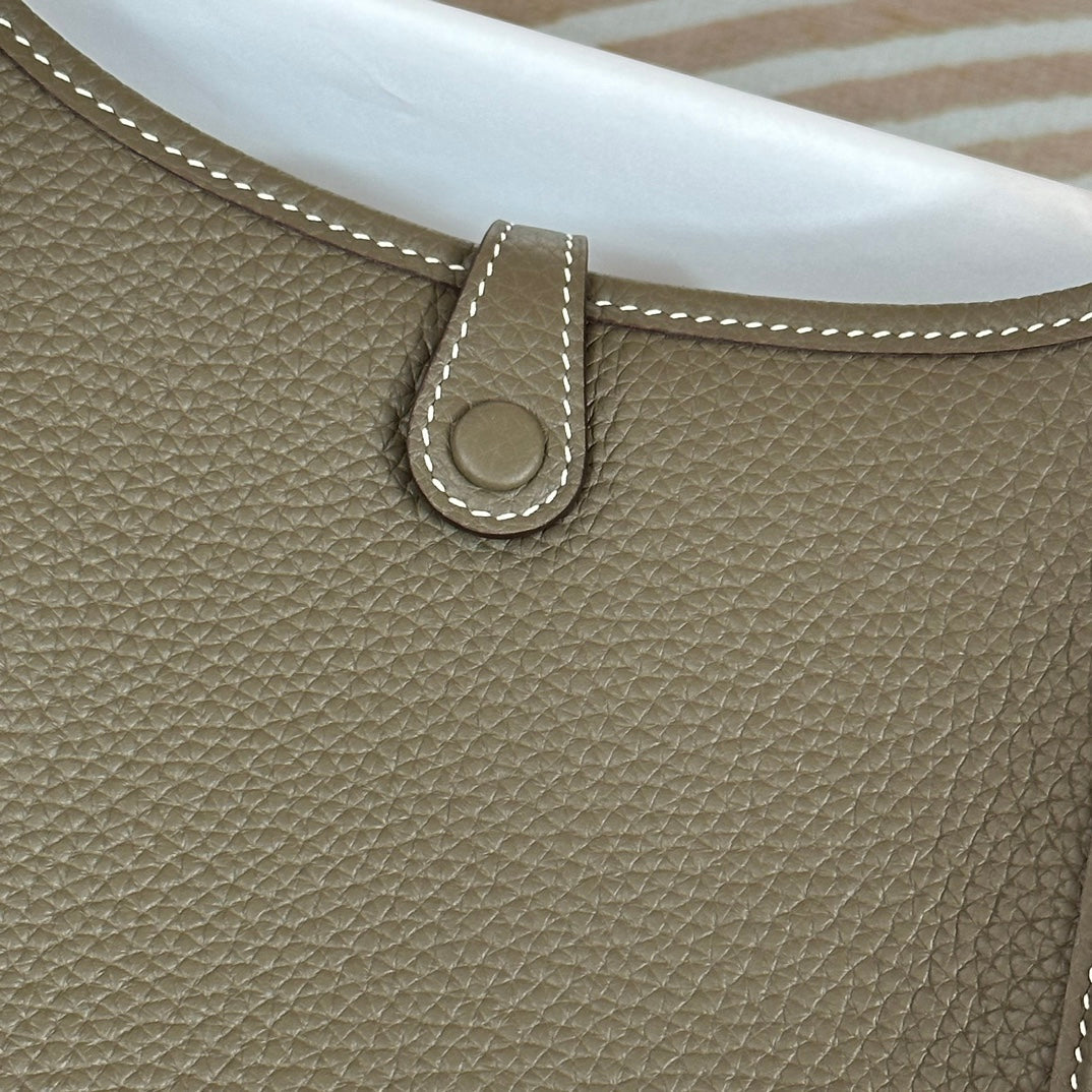 Hermes Evelyne III 17 Togo Dark Blue Leather Bag Gold H5632