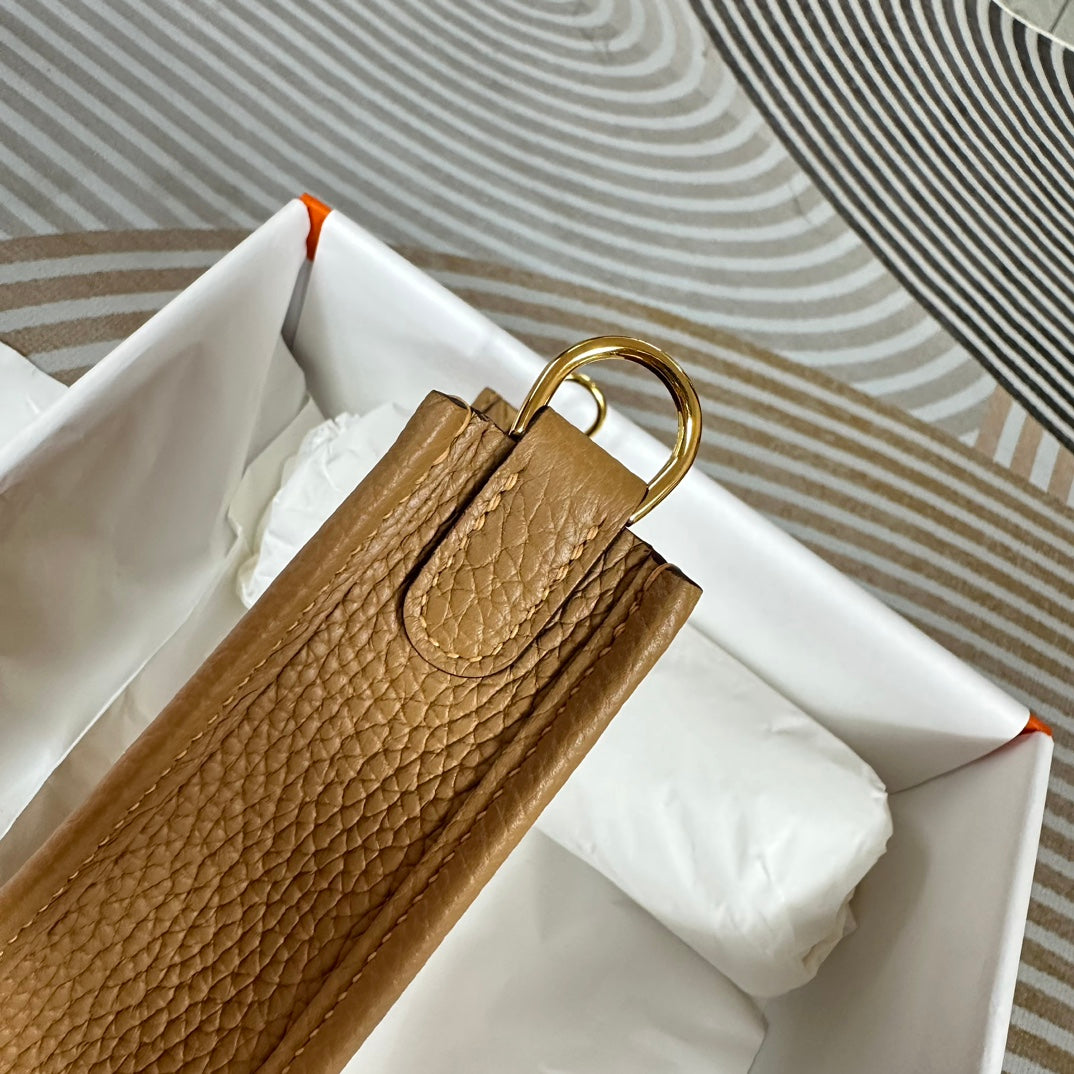 Hermes Evelyne III 17 Togo Light Brown Leather Bag Gold H5636