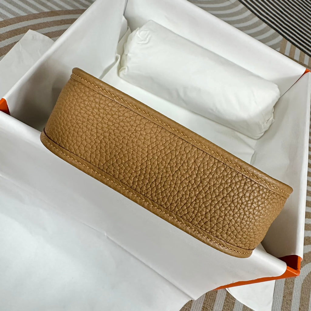 Hermes Evelyne III 17 Togo Light Brown Leather Bag Gold H5636