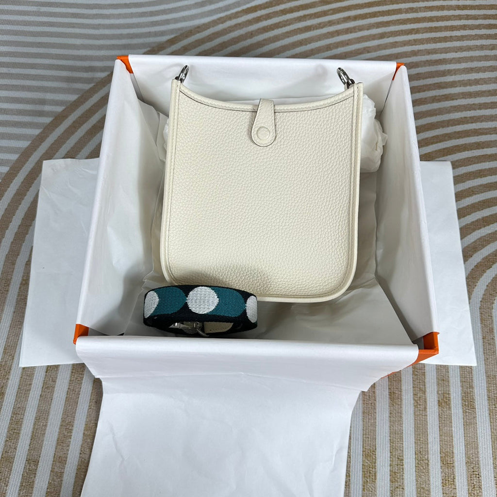 Hermes Evelyne III 17 Togo Beige Leather Bag Silver H5637