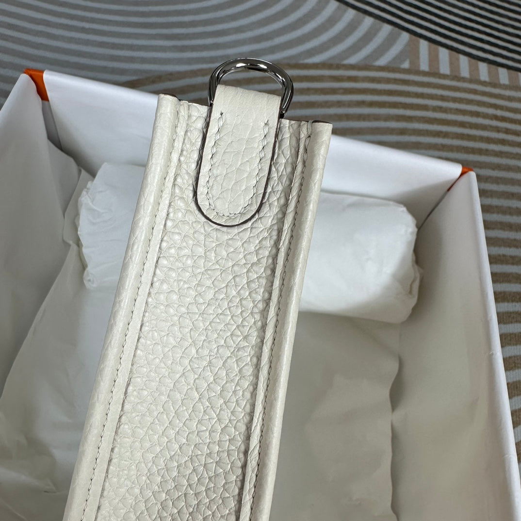 Hermes Evelyne III 17 Togo Beige Leather Bag Silver H5637