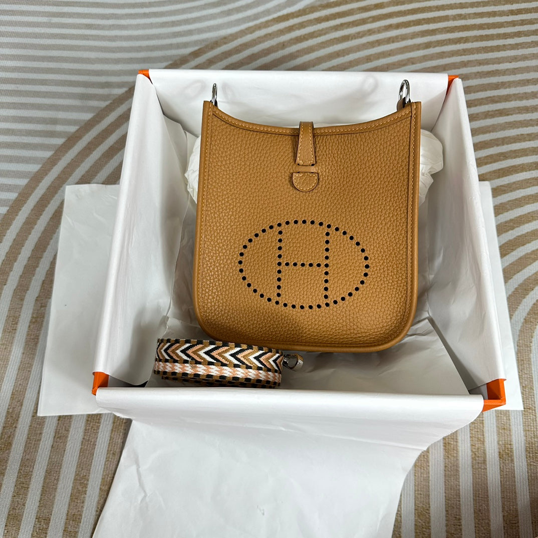 Hermes Evelyne III 17 Togo Light Brown Leather Bag Silver H5637
