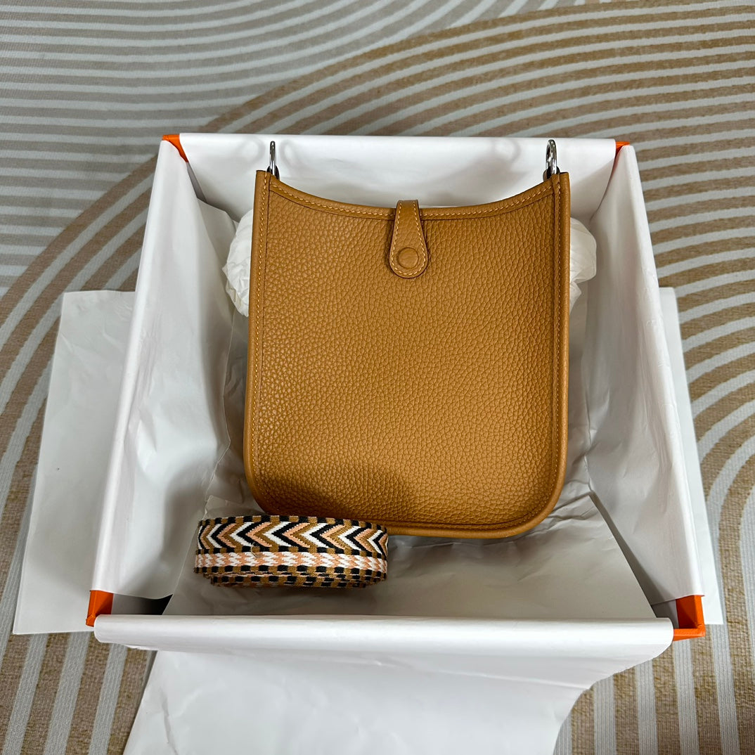 Hermes Evelyne III 17 Togo Light Brown Leather Bag Silver H5637