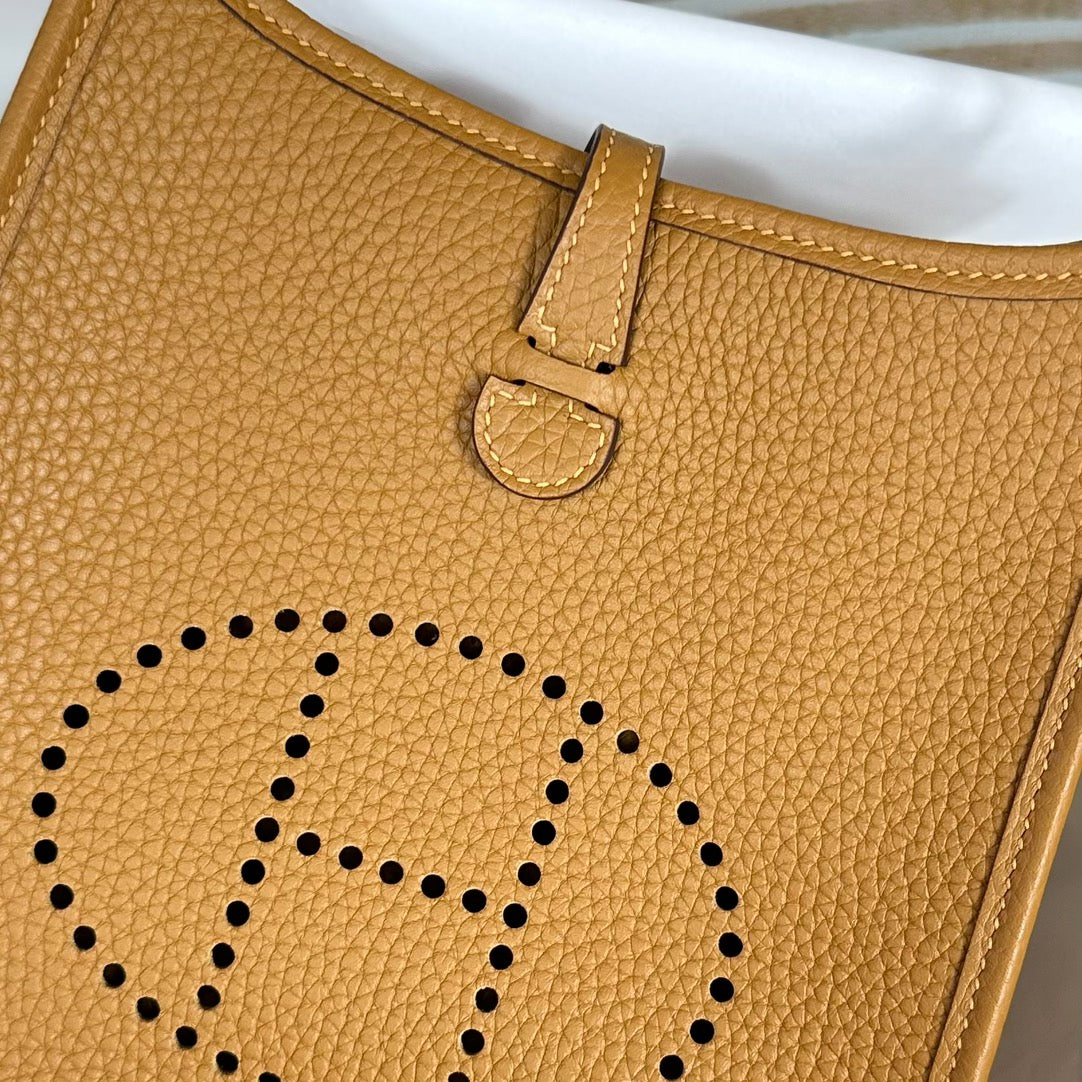 Hermes Evelyne III 17 Togo Light Brown Leather Bag Silver H5637