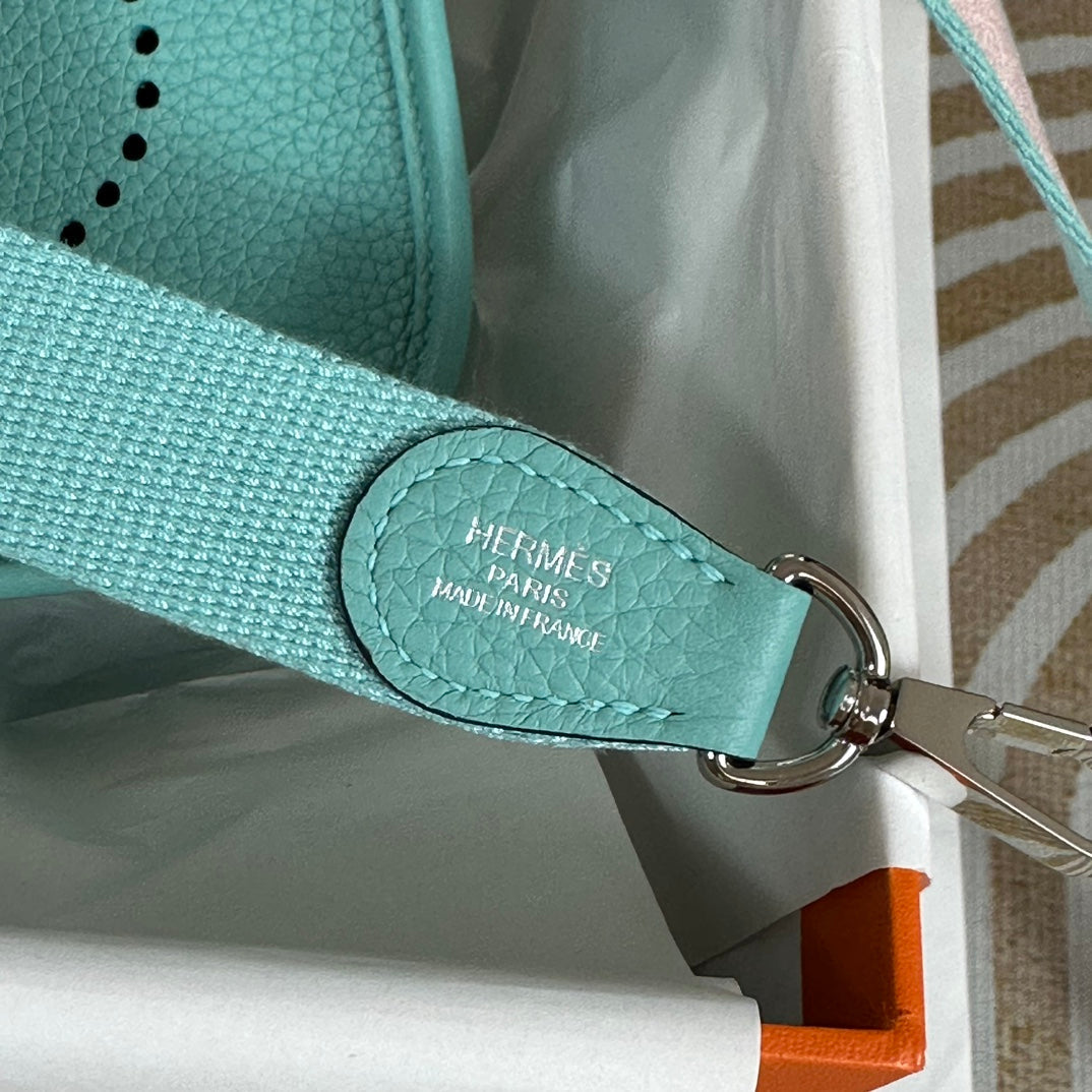 Hermes Evelyne III 17 Togo Light Green Leather Bag Silver H5665