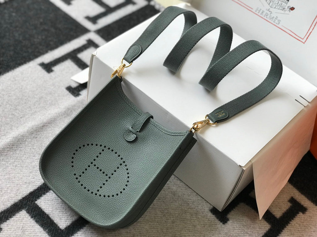 Hermes Evelyne III 18 Togo Leather Crossbody half Handmade Bag Gold Dark Green