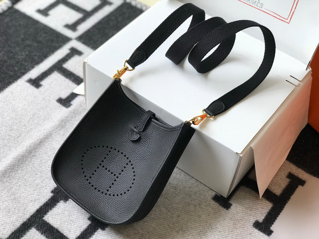 Hermes Evelyne III 18 Togo Leather Crossbody half Handmade Bag Gold Black