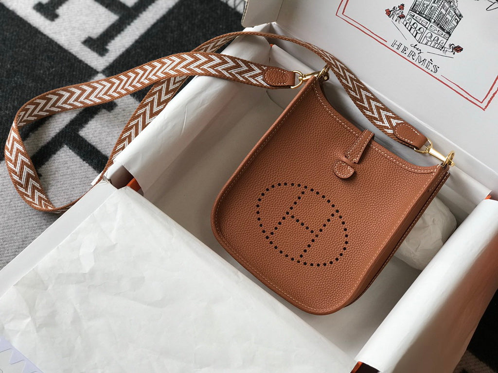 Hermes Evelyne III 18 Togo Leather Crossbody half Handmade Bag Gold Camel