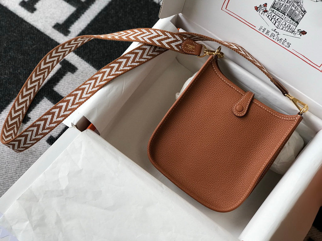 Hermes Evelyne III 18 Togo Leather Crossbody half Handmade Bag Gold Camel