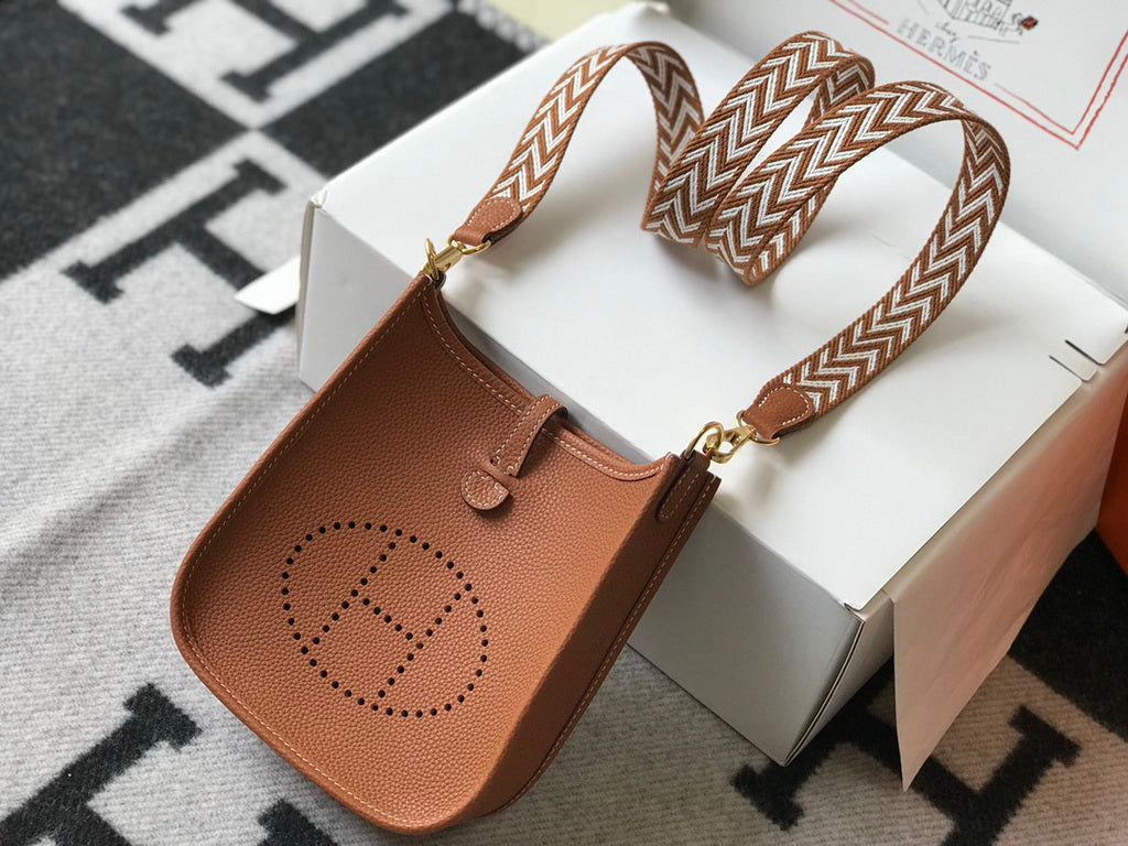 Hermes Evelyne III 18 Togo Leather Crossbody half Handmade Bag Gold Camel