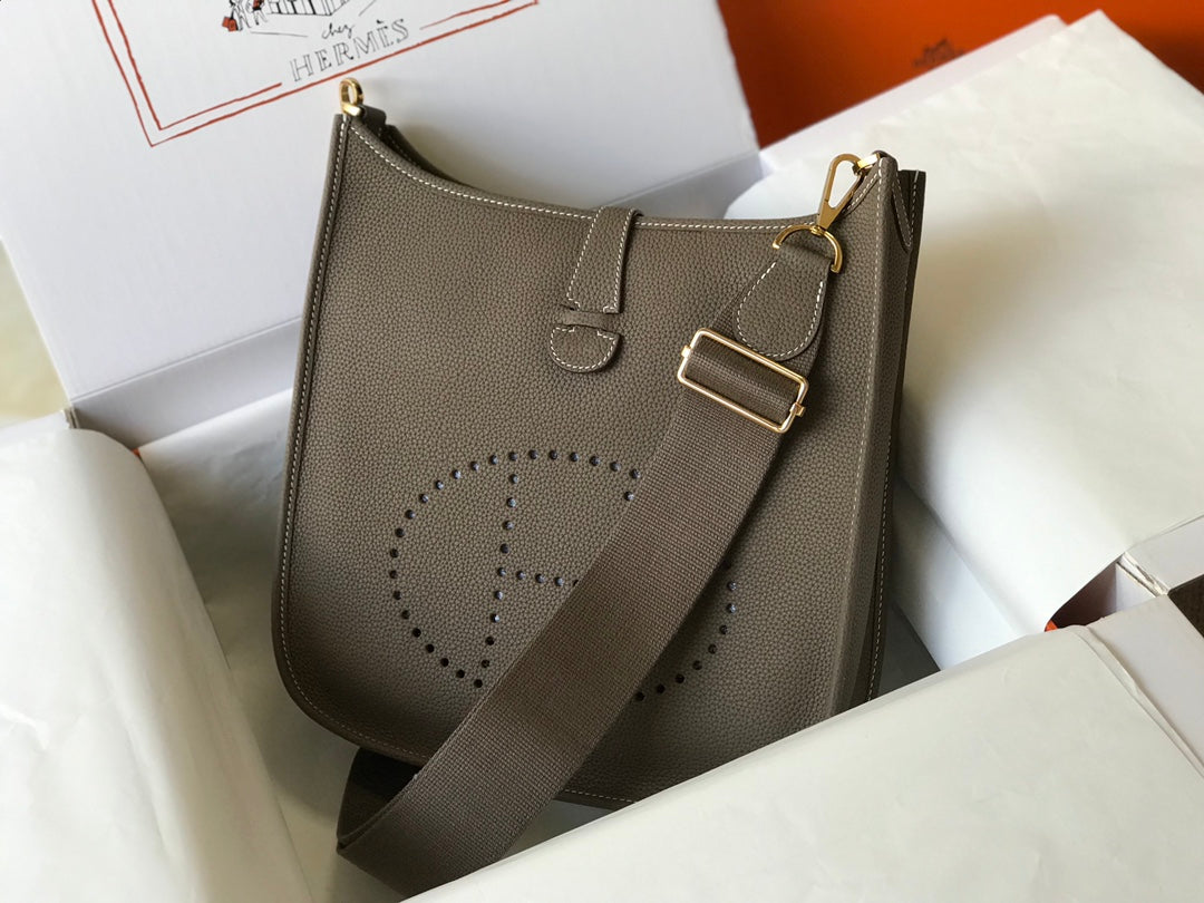 Hermès Evelyne III 29 Bag Taurillon Clemence Gray