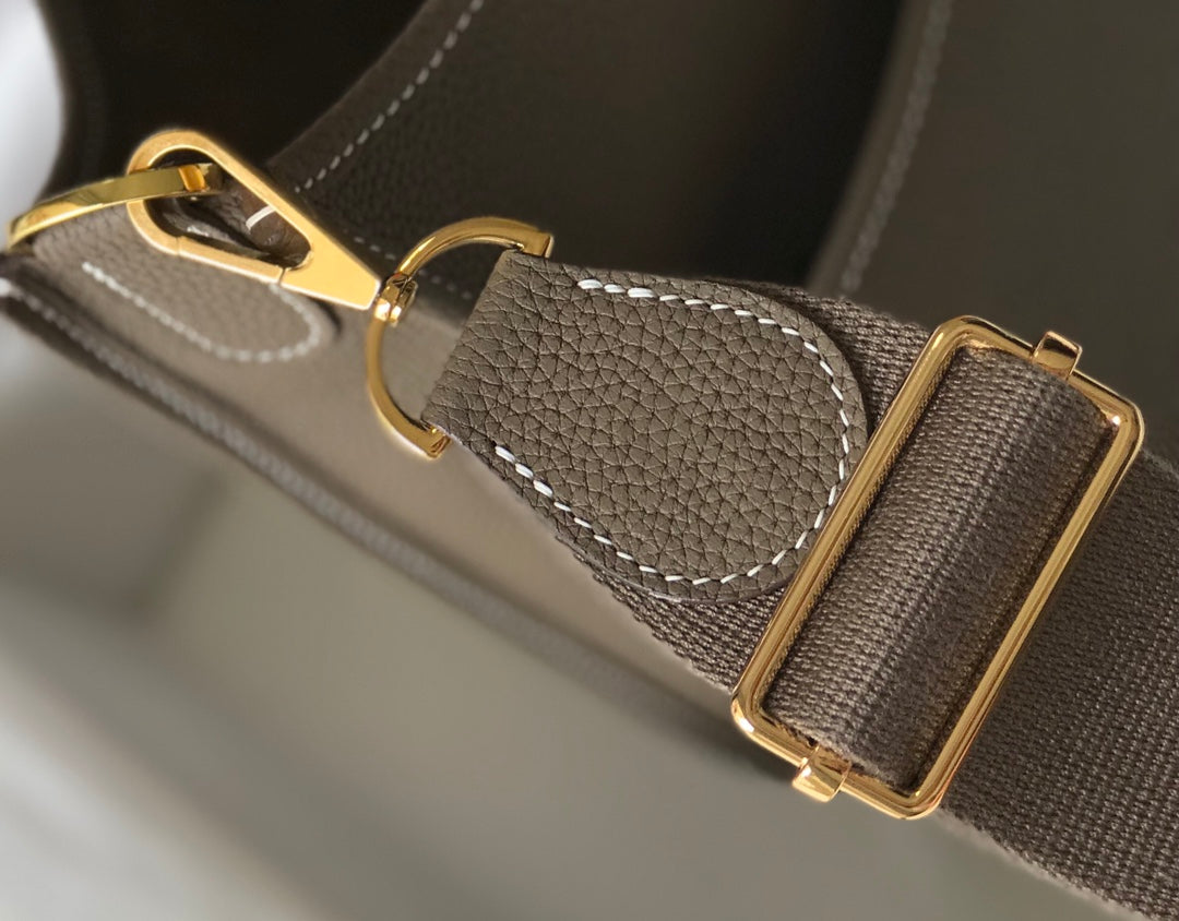 Hermès Evelyne III 29 Bag Taurillon Clemence Gray