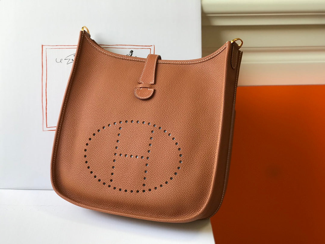 Hermès Evelyne III 29 Bag Taurillon Clemence Brown