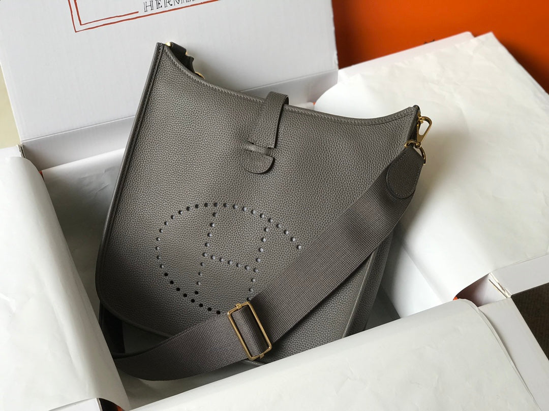 Hermès Evelyne III 29 Bag Taurillon Clemence Dark Green