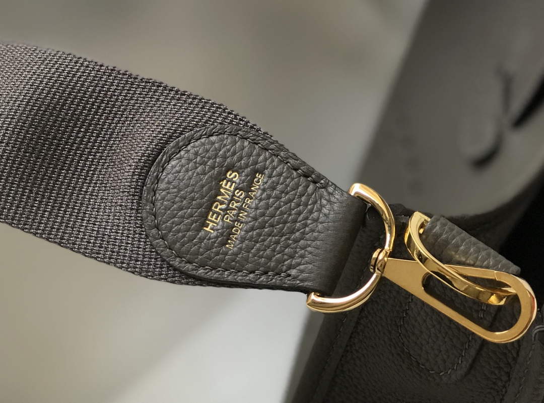 Hermès Evelyne III 29 Bag Taurillon Clemence Dark Green