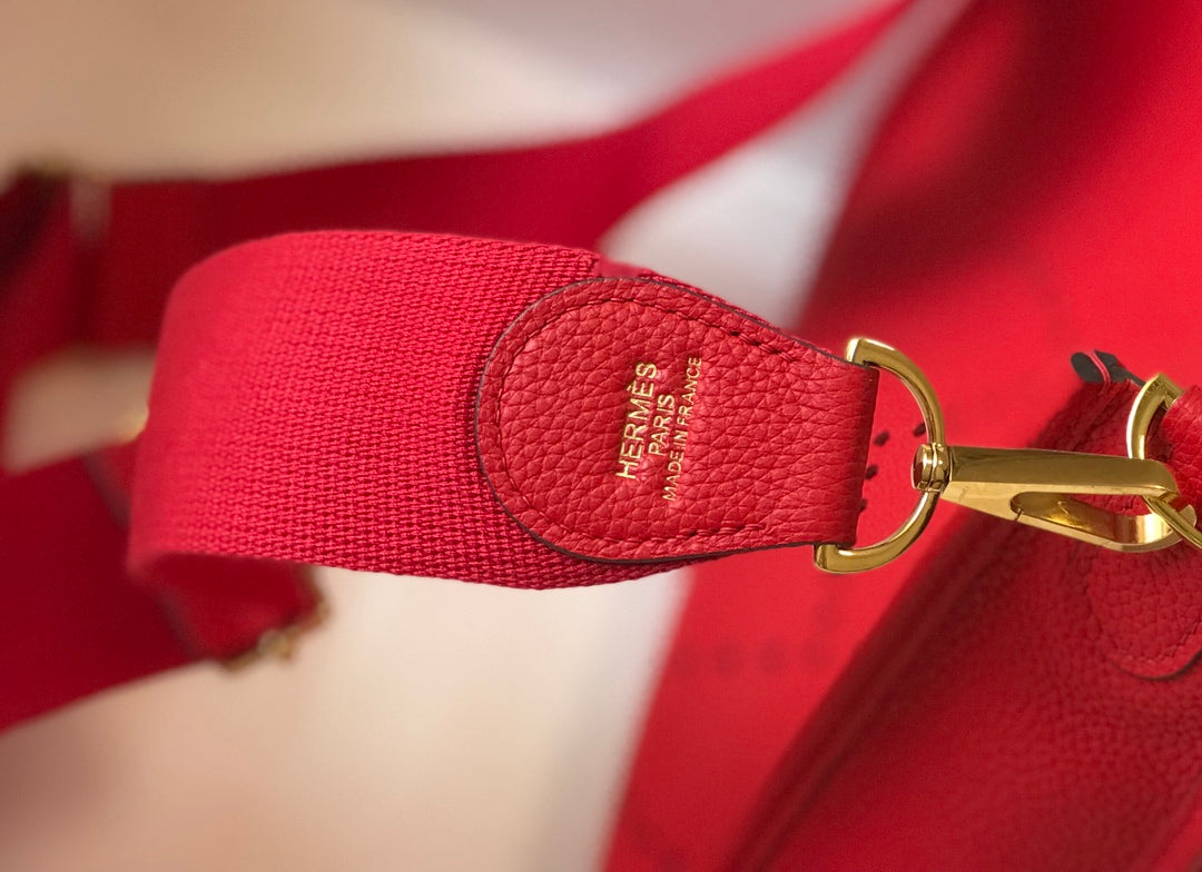 Hermès Evelyne III 29 Bag Taurillon Clemence Red