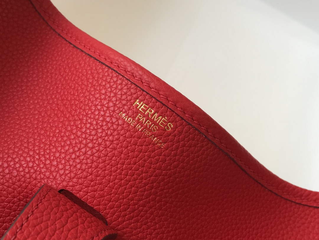Hermès Evelyne III 29 Bag Taurillon Clemence Red