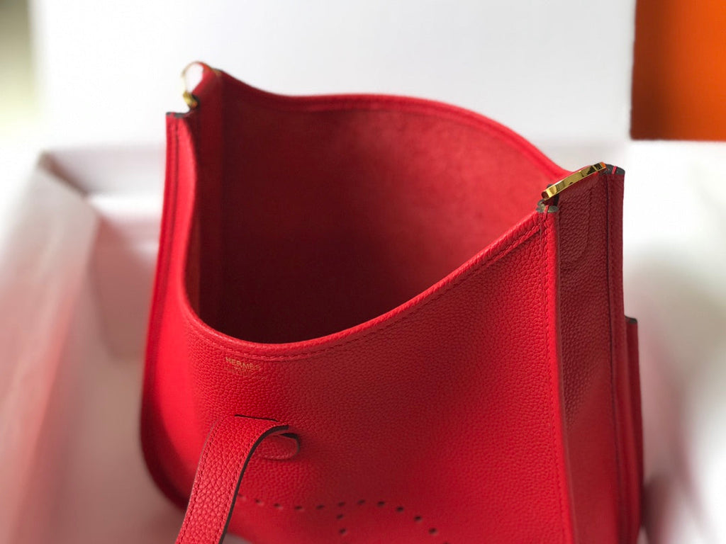 Hermès Evelyne III 29 Bag Taurillon Clemence Red
