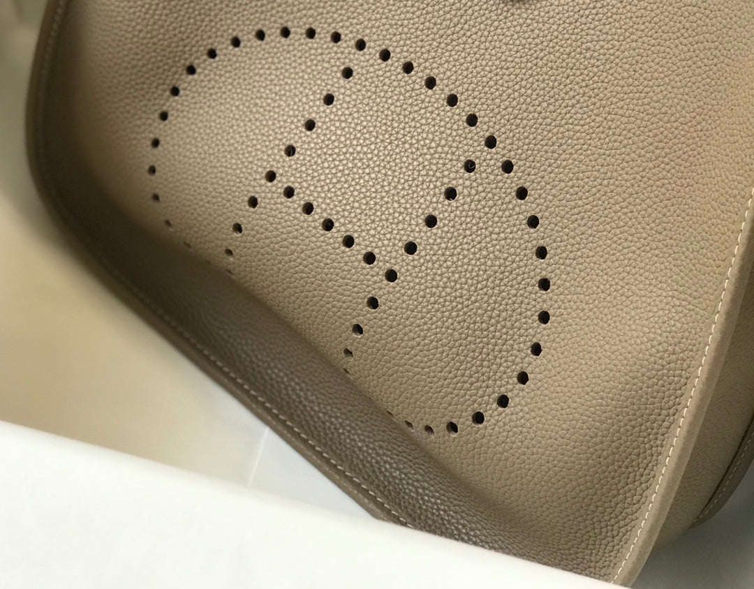 Hermès Evelyne III 29 Bag Taurillon Clemence Gray
