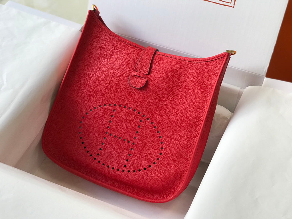 Hermès Evelyne III 29 Taurillon Clemence Bag Half Hand Red Gold