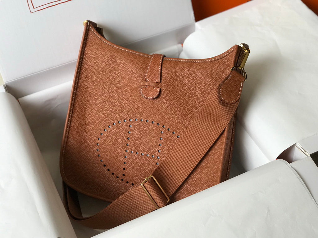 Hermès Evelyne III 29 Taurillon Clemence Bag Half Hand Camel Gold