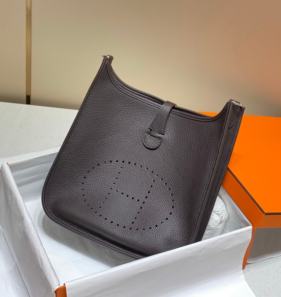 Hermès Evelyne III 29 Taurillon Clemence Shoulder Bag Coffee Silver