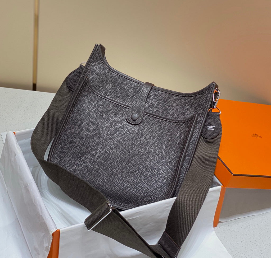 Hermès Evelyne III 29 Taurillon Clemence Shoulder Bag Coffee Silver