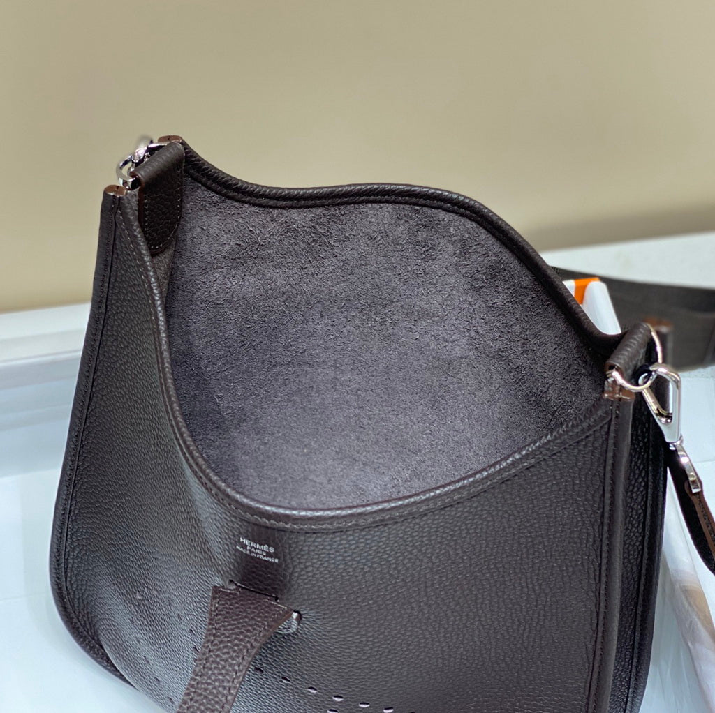 Hermès Evelyne III 29 Taurillon Clemence Shoulder Bag Coffee Silver