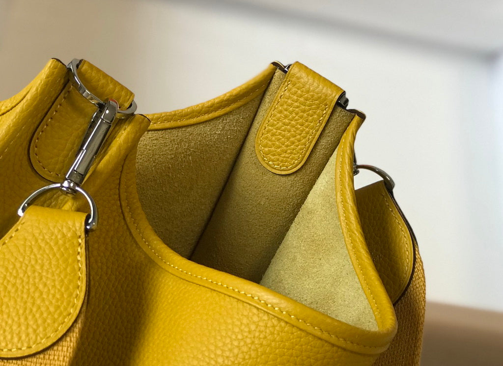 Hermès Evelyne III 29 Taurillon Clemence Shoulder Bag Yellow Silver