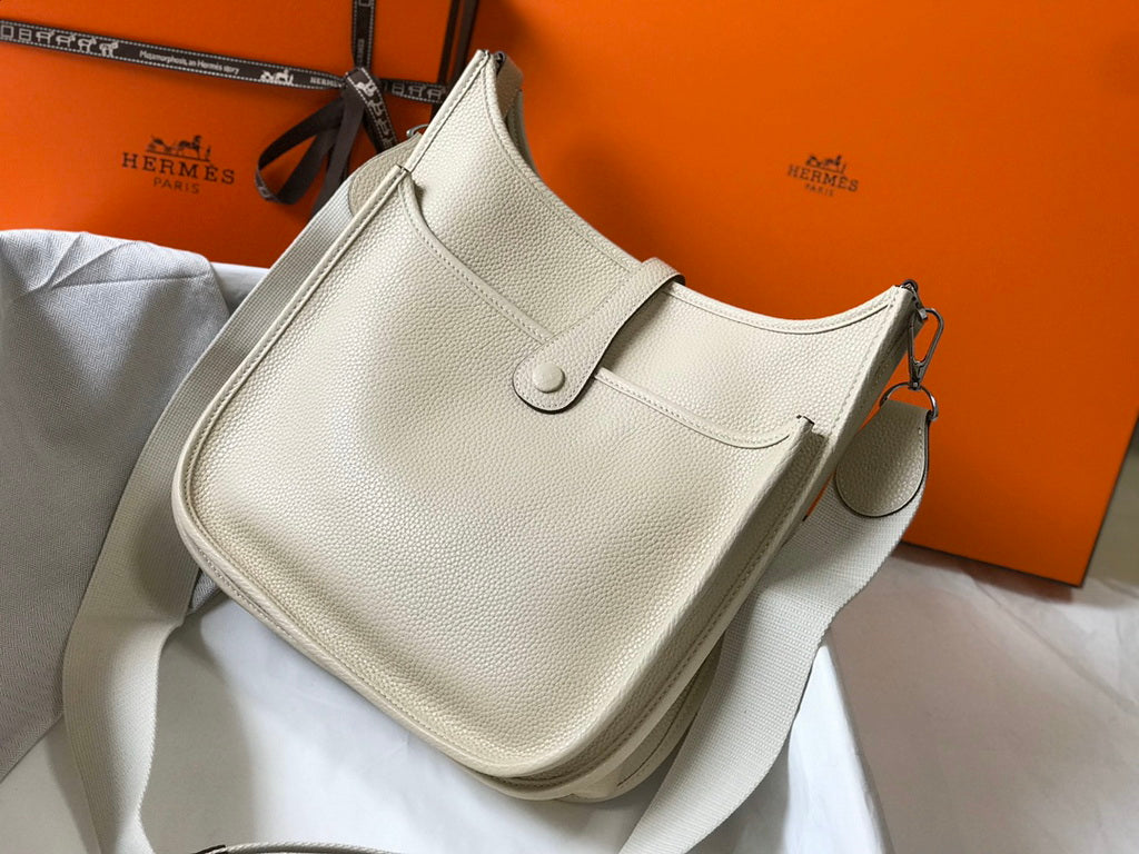 Hermès Evelyne III 29 Taurillon Clemence Shoulder Bag Ligth Gray Silver