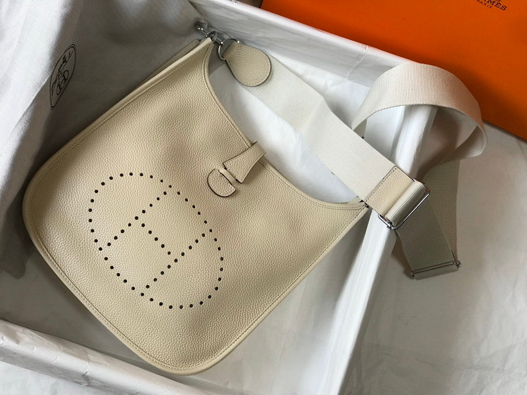 Hermès Evelyne III 29 Taurillon Clemence Shoulder Bag Ligth Gray Silver