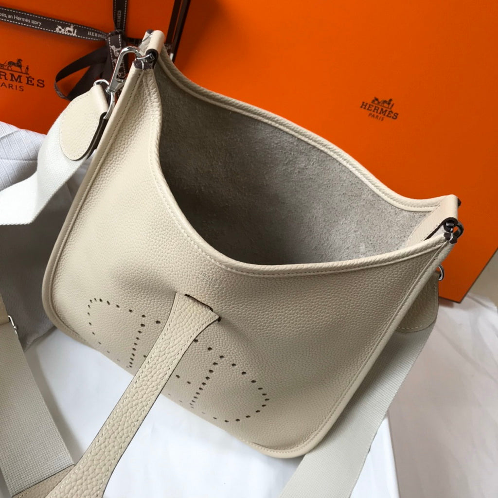 Hermès Evelyne III 29 Taurillon Clemence Shoulder Bag Ligth Gray Silver